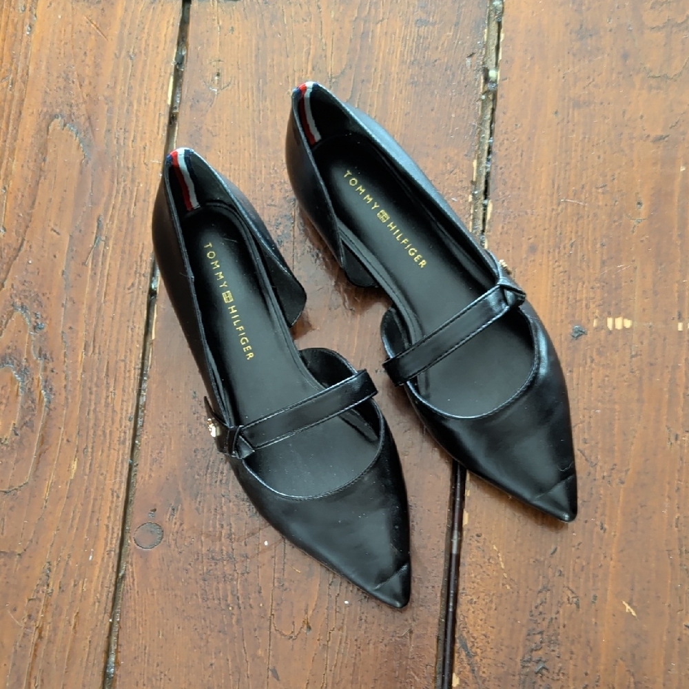 Tommy Hilfiger Glossy Black Flats with Strap